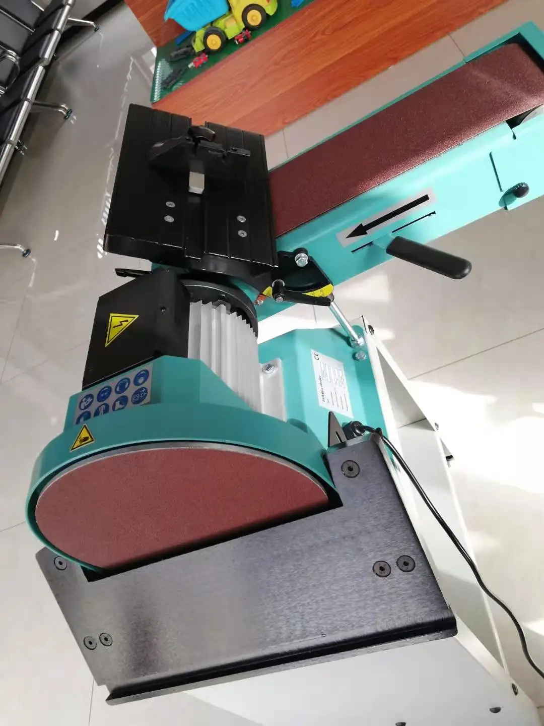 Yüksek Performanslı 63 kg Mini Ahşap Zımpara Makinesi Satılık