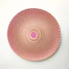 Piatto piano a griglia rosa e oro