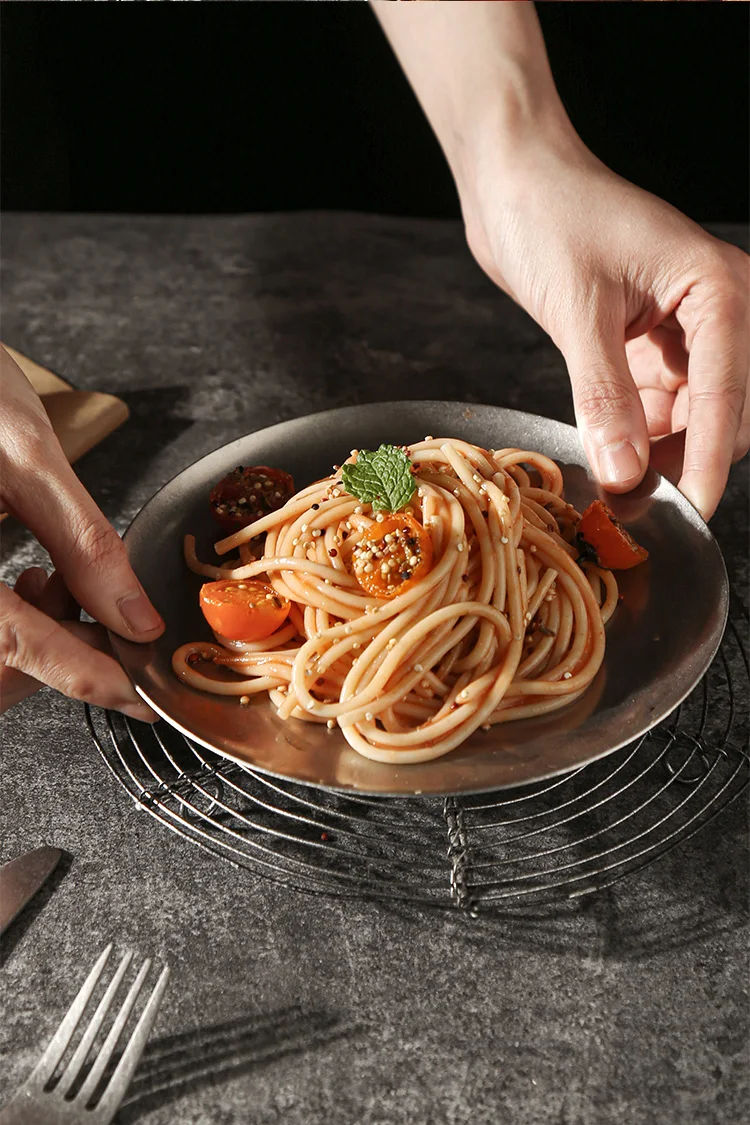 Factory Direct 13/15/17 cm ss304 Retro Older Style Restaurant Dinner Dish Stainless Steel Circular Round Food Charger Plates