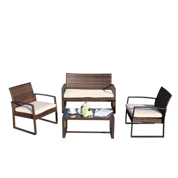 Садовая мебель из ротанга для современного внутреннего двора: стол стулья и диван