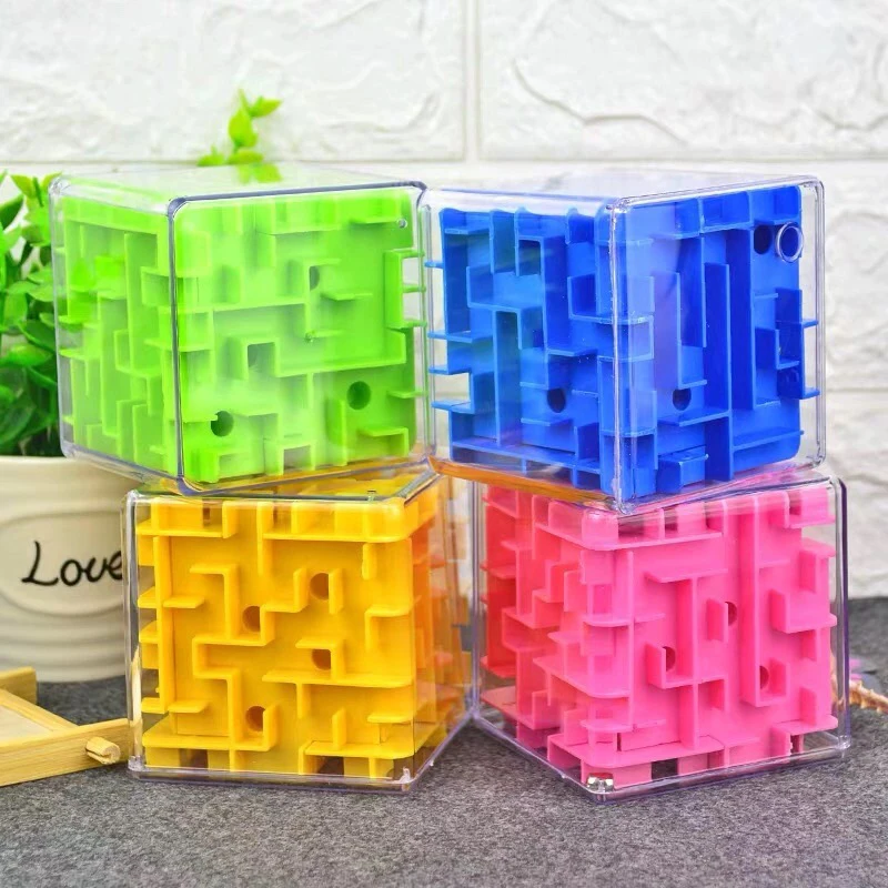 Cube fun. Прозрачный куб с шариками.