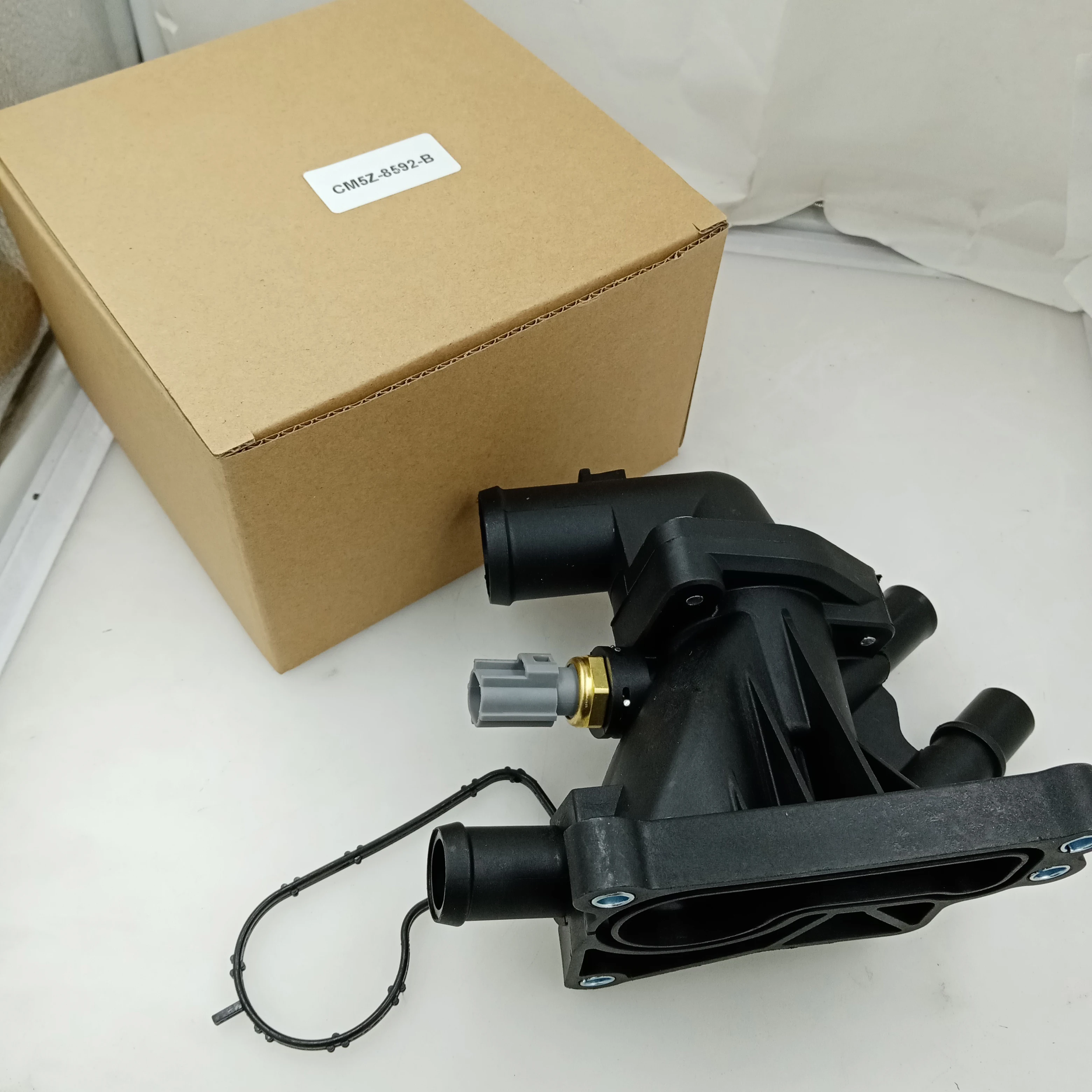CM5Z8592A CM5Z8592B Thermostat Housing for Ford ECOSPORT/FOCUS/TRANSIT