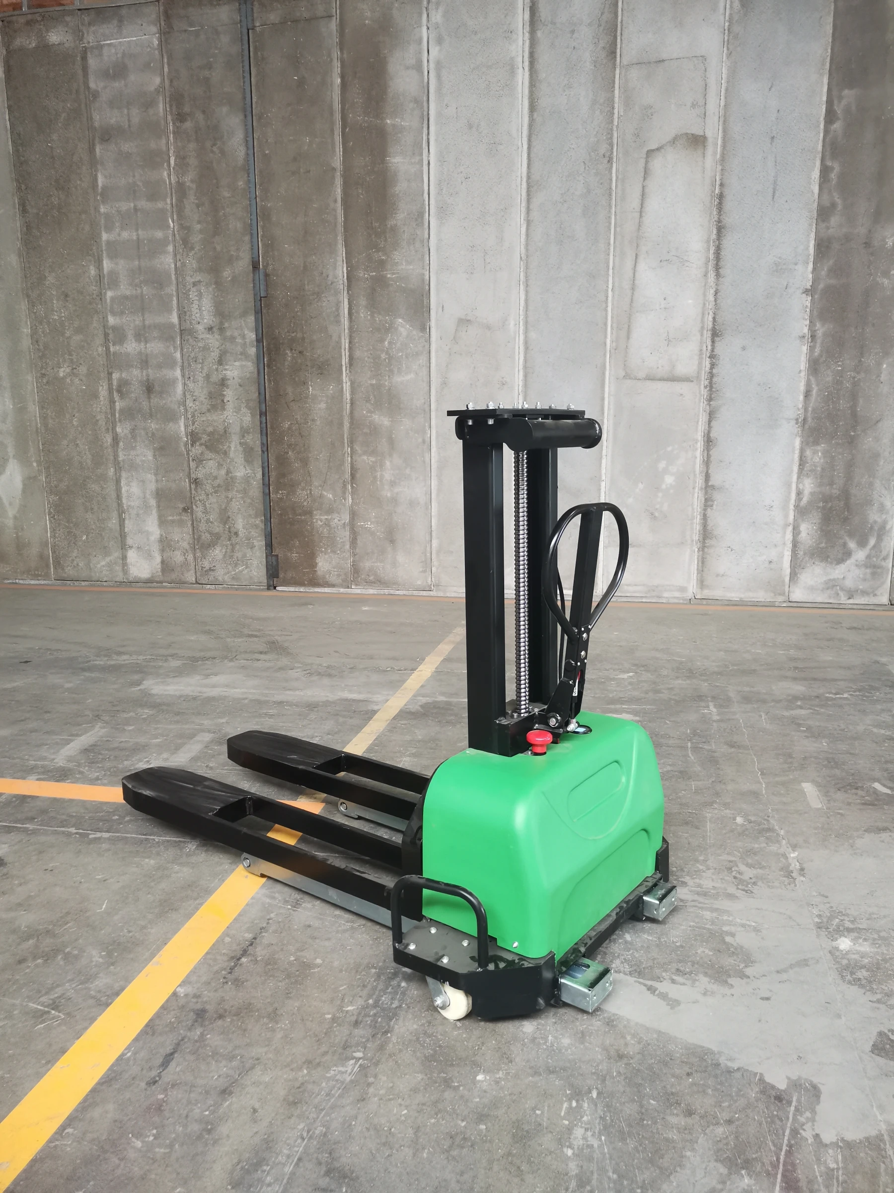 小型便携式电动装卸机