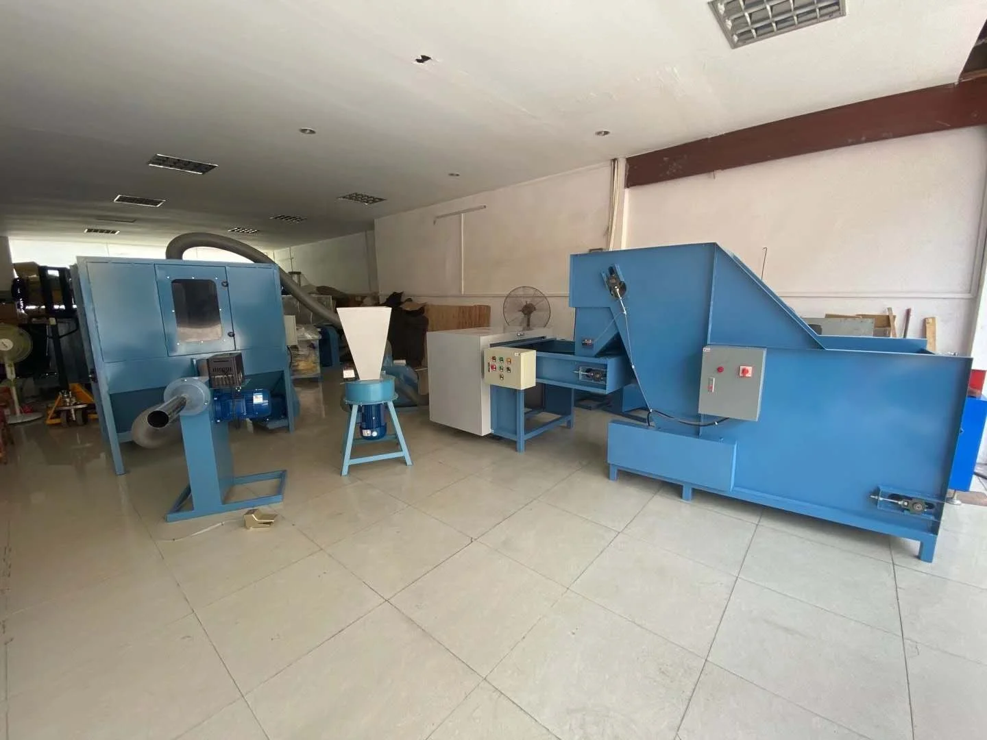 Машина для открывания подушек