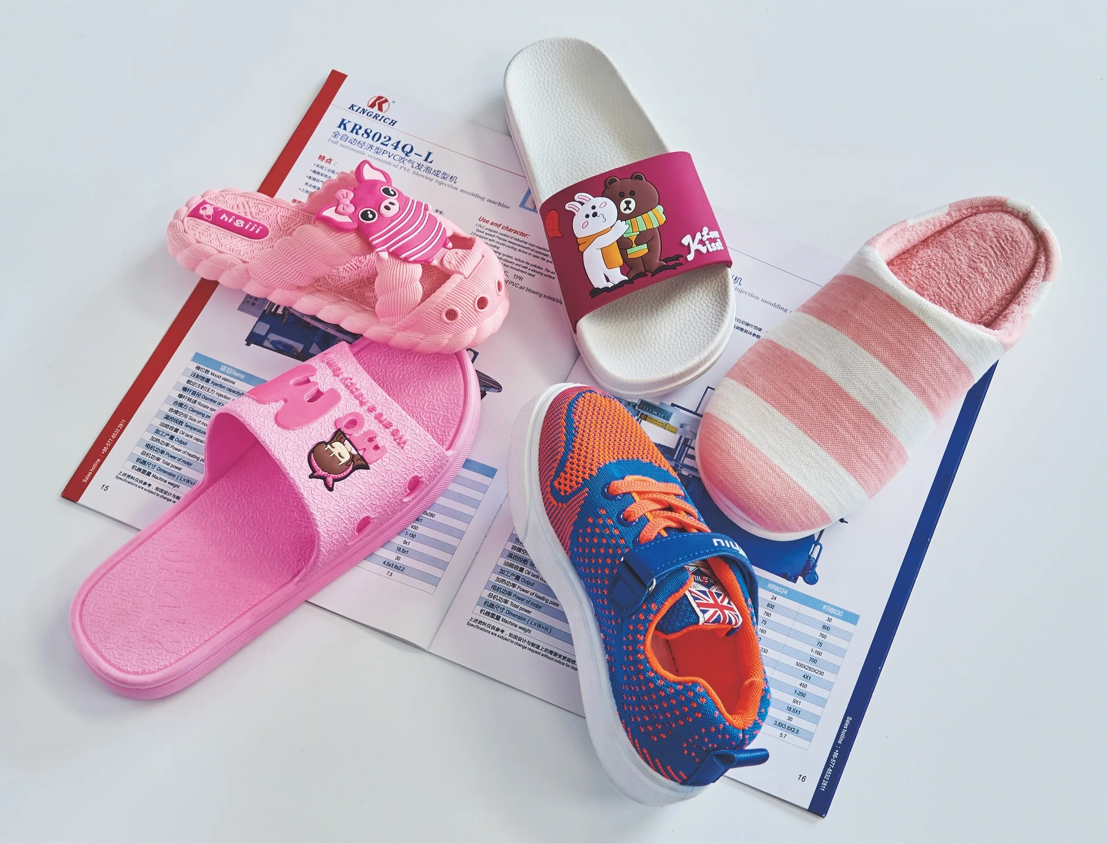 Slipper And Sole Make Automatic Economical Pvc Blowing Injection