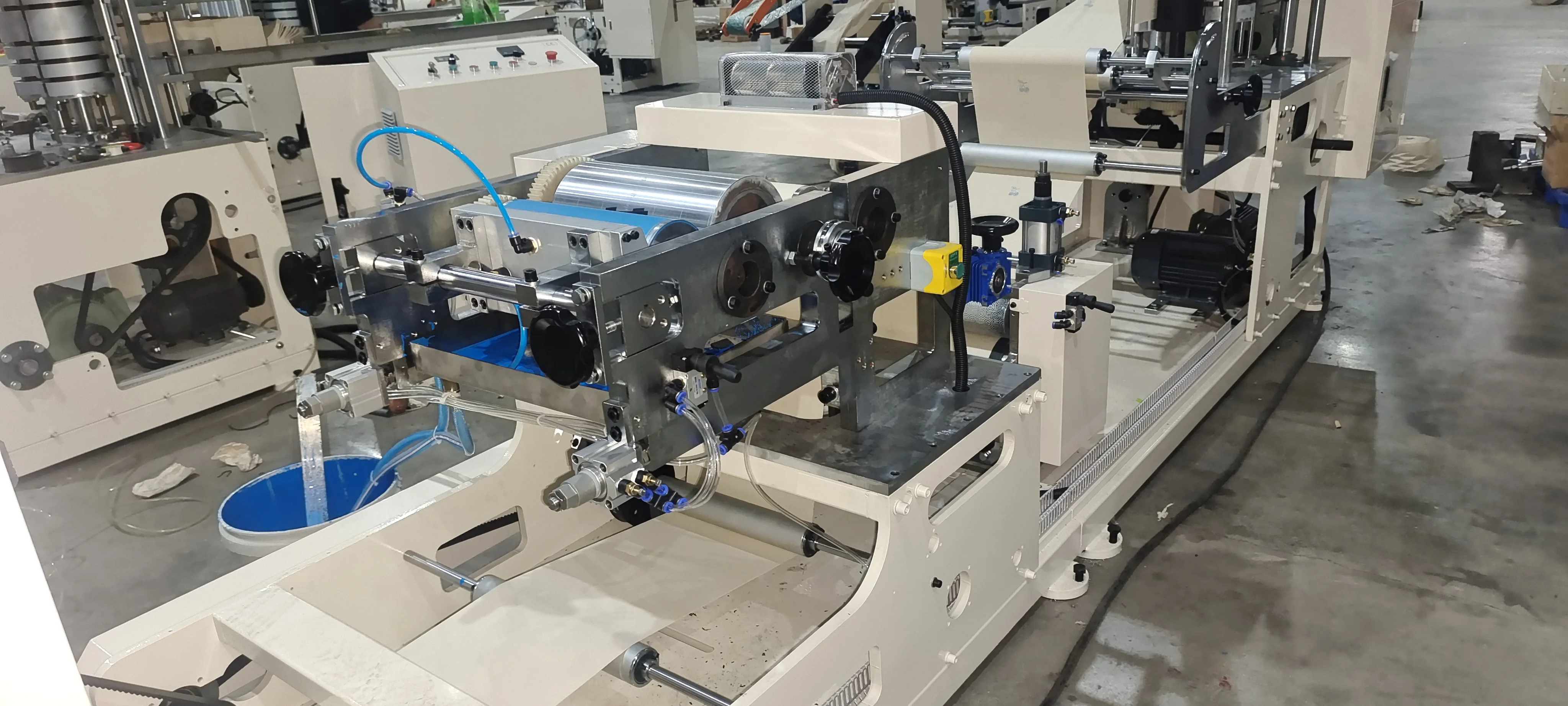 Fully Automatic Soft Napkin Machine High Speed 800-900pcs/min Tissue Paper Making Machine Factory Price