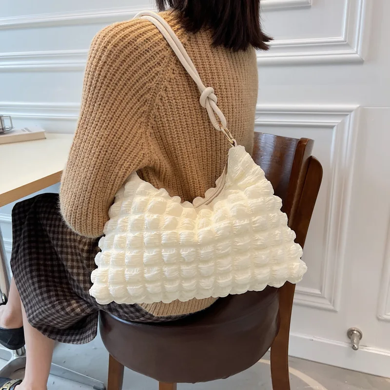 alienina woven bucket bolsa