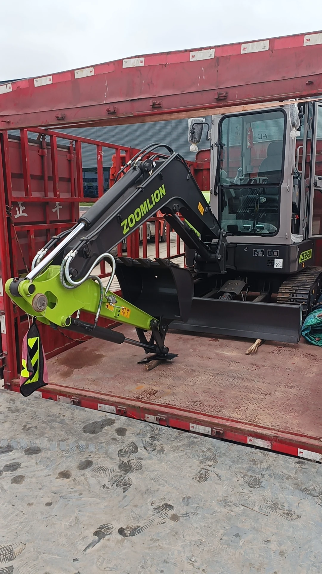 ZOOMLION ZE18GU 1.8 Ton Mini Crawler Excavator, Open Cabin, 34KN