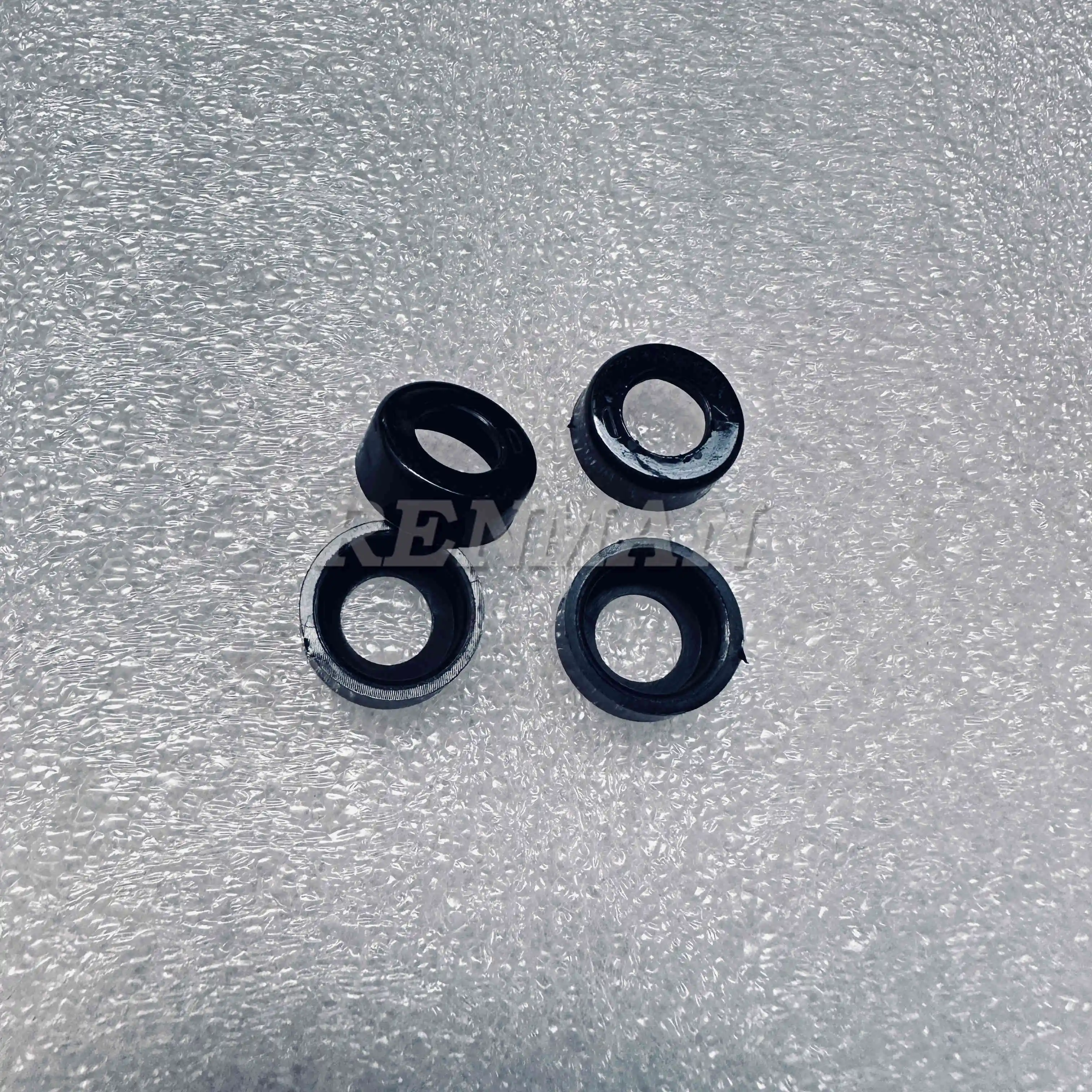 Source 3935945 3945807 3942729 Foton Cummins engine ISF2.8 Rocker  