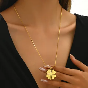 Light Luxury Women's Europe America Style Four-leaf Flower Pendant Stainless Steel Necklace Fashion High-grade Snake Bone Chain