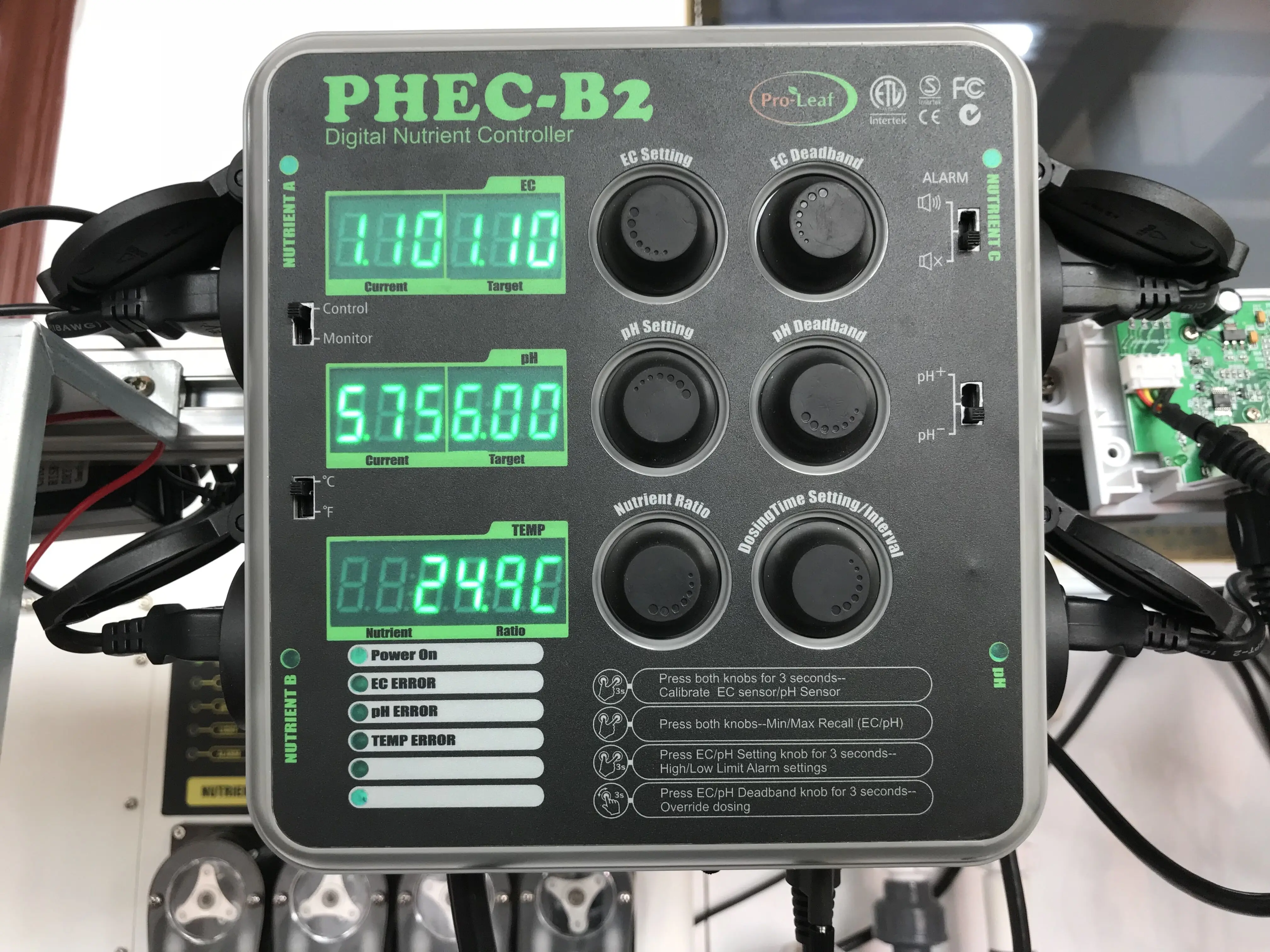 Digital Nutrient Controller PH Meter Nutrients Dosing System for Greenhouse Hydroponics System
