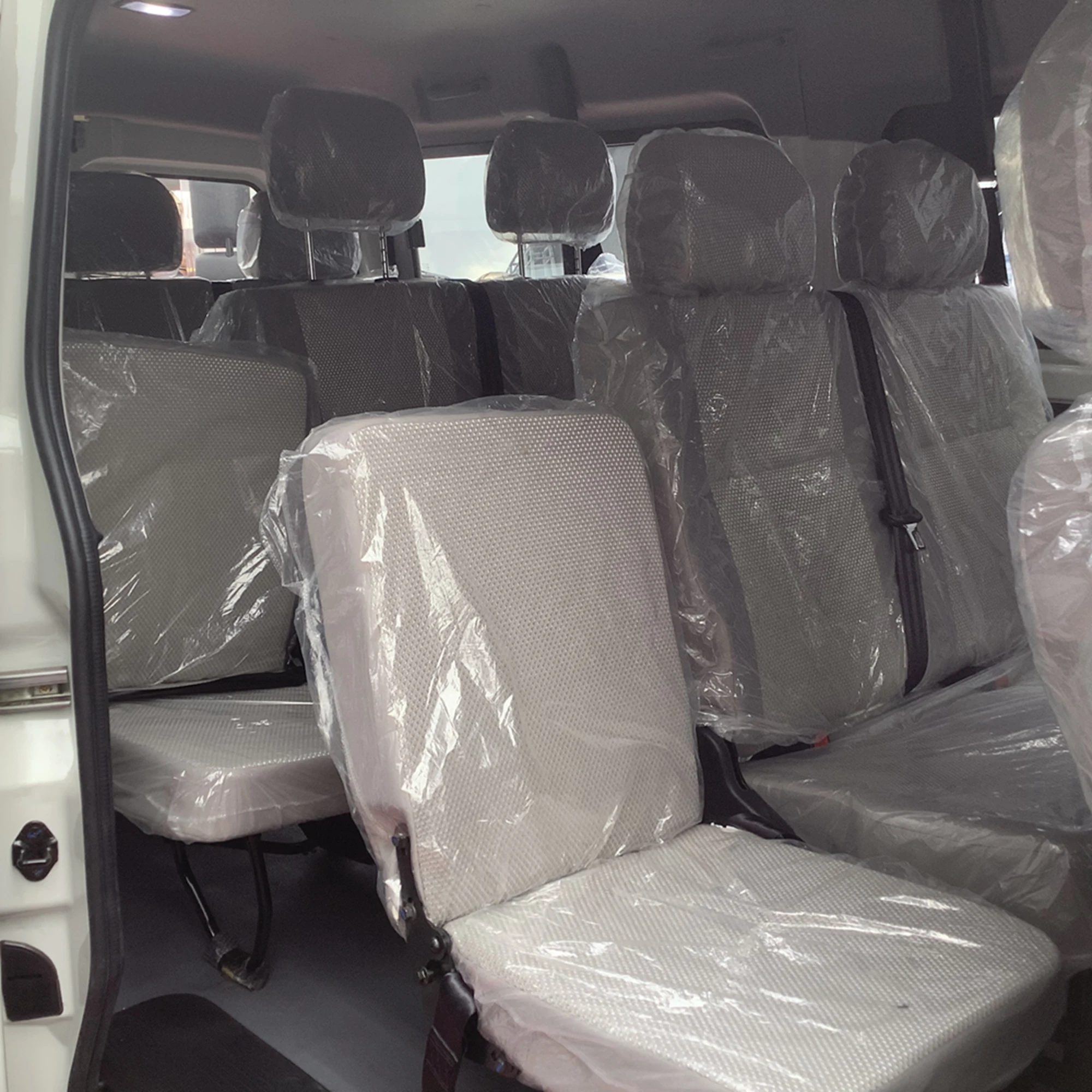 Kama Small Electric Mini Bus 11 Passenger Electric Transit