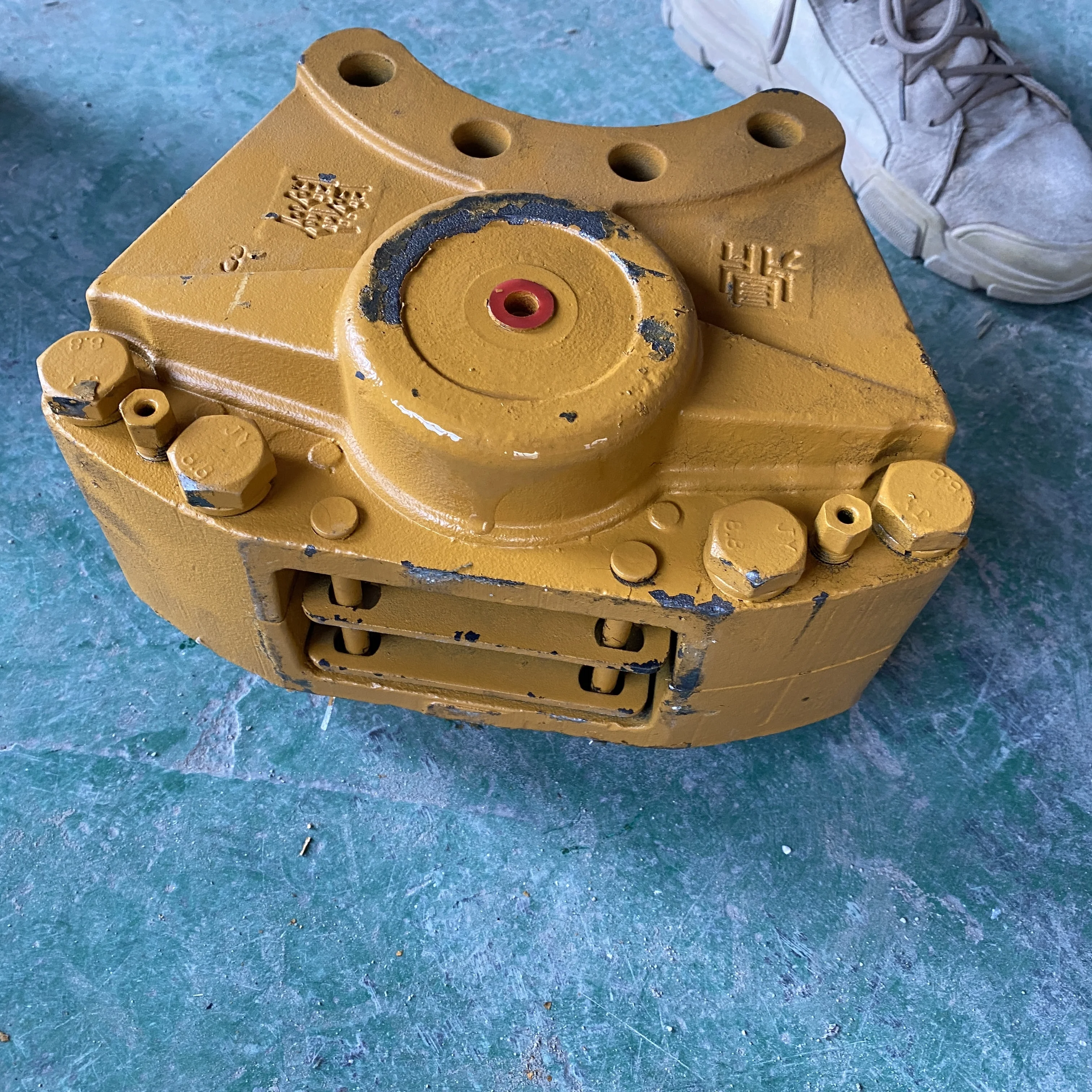 LW166 LW188 brake caliper 860127645 860141916| Alibaba.com