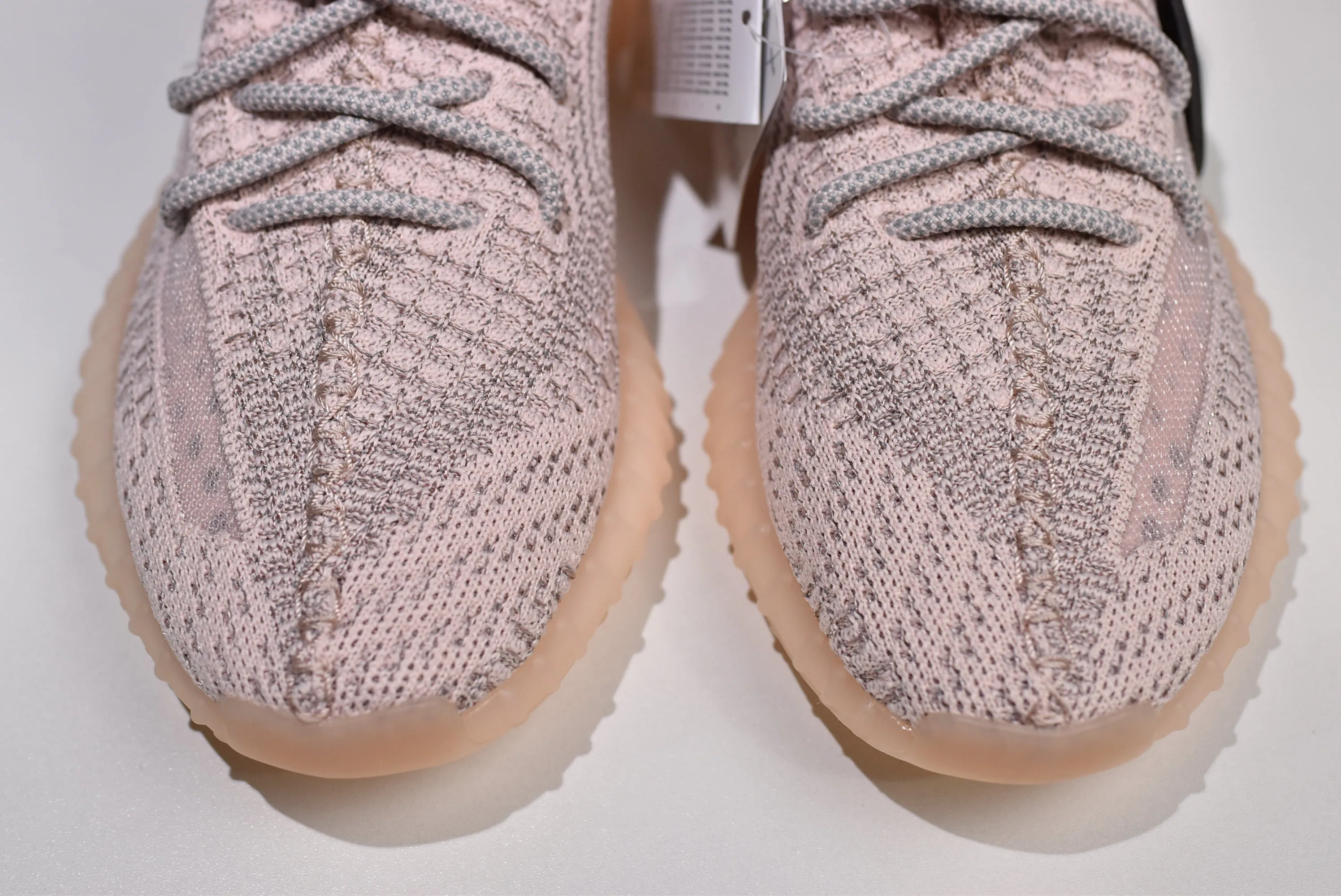 Met Logo \u0026 Dozen Reflecterende Yeezys Sport Roze Synth Schoenen Mannen  Vrouwen Running Schoenen Zapatillas Sneakers Yeezy 350 V2 Slides - Buy Reflecterende  Yeezy Sport Loopschoenen,Yeezys Mannen Sneakers Sport Loopschoenen,Yeezys-350  V2 Sport