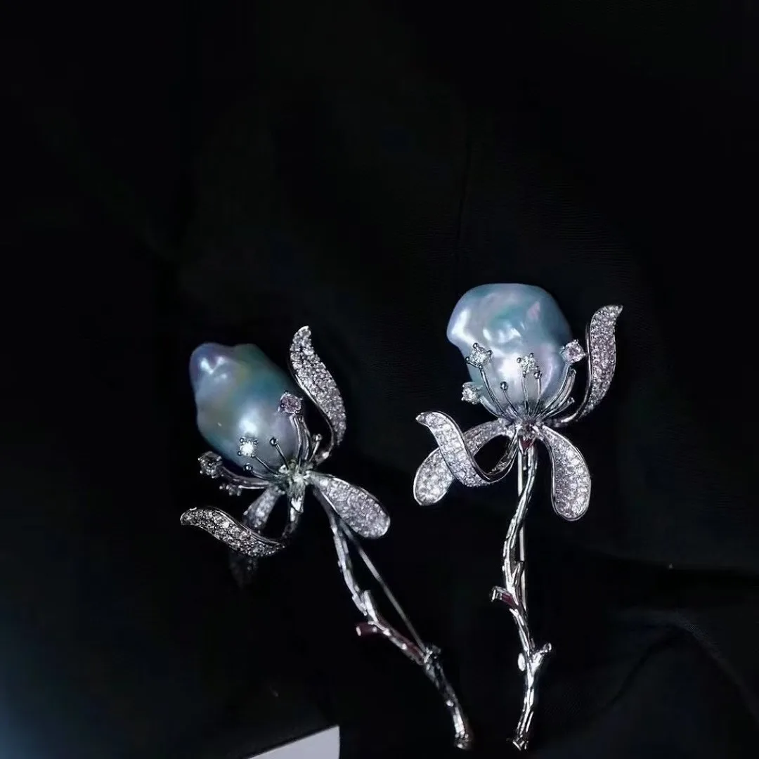High-End Baroque Shaped Crystal Brooch Pearl Rose Tempered Glass with Simple Chest Flower Design for Coat & Suit Accessories