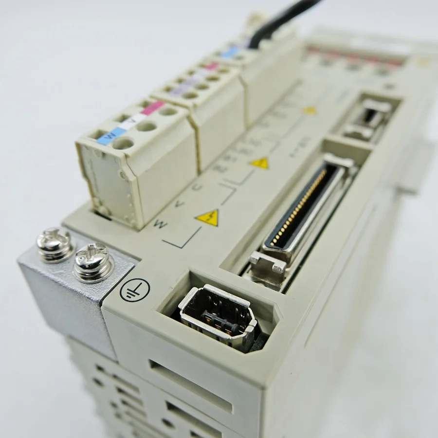 Yaskawa SGDH-04AE-0Y Servopack Servoantrieb kaufen bei CNC BOTE