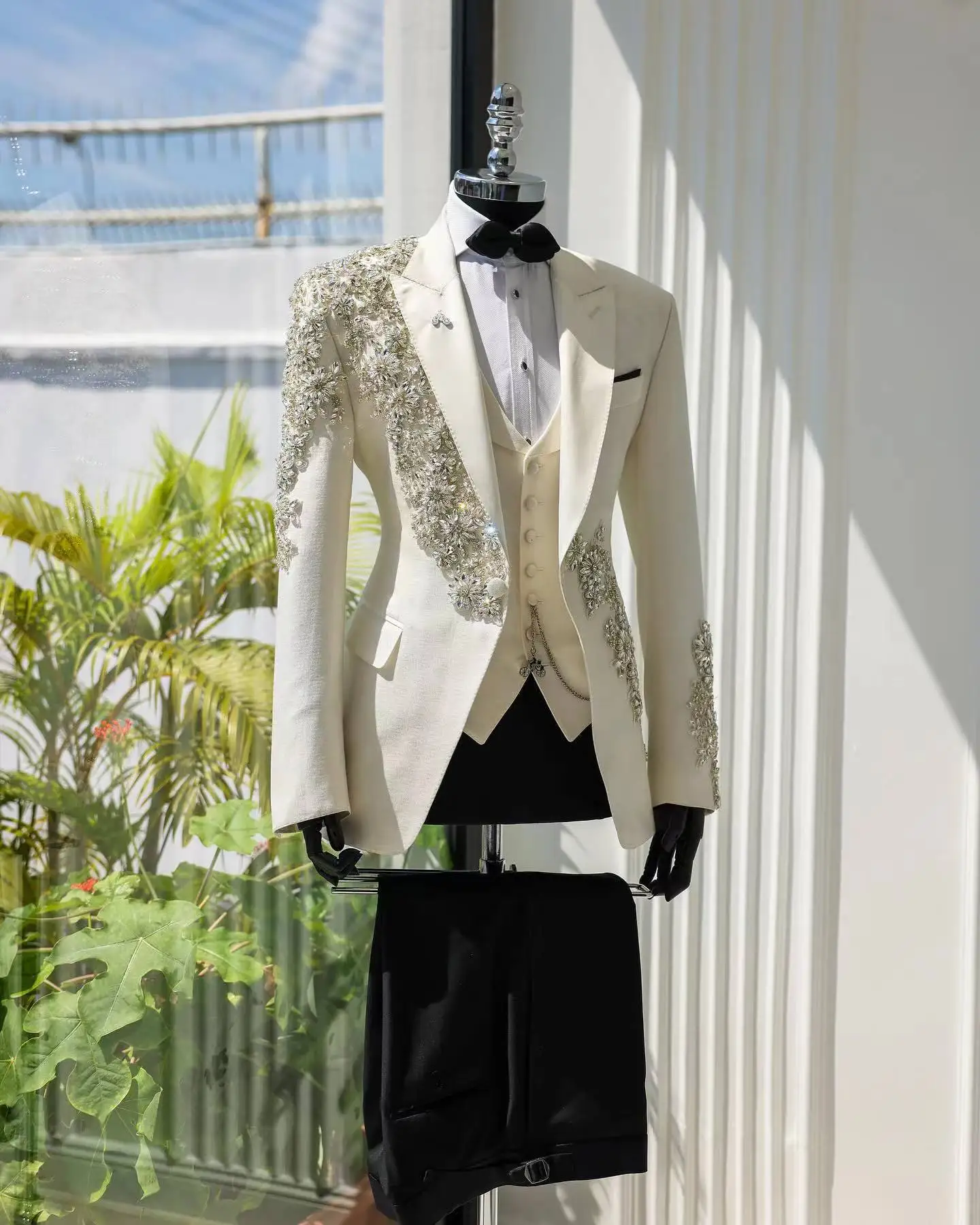 The Best White Tuxedos for Weddings: Groom Style Guide, image size:1440x1800