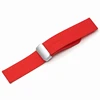 Hebilla roja y plateada