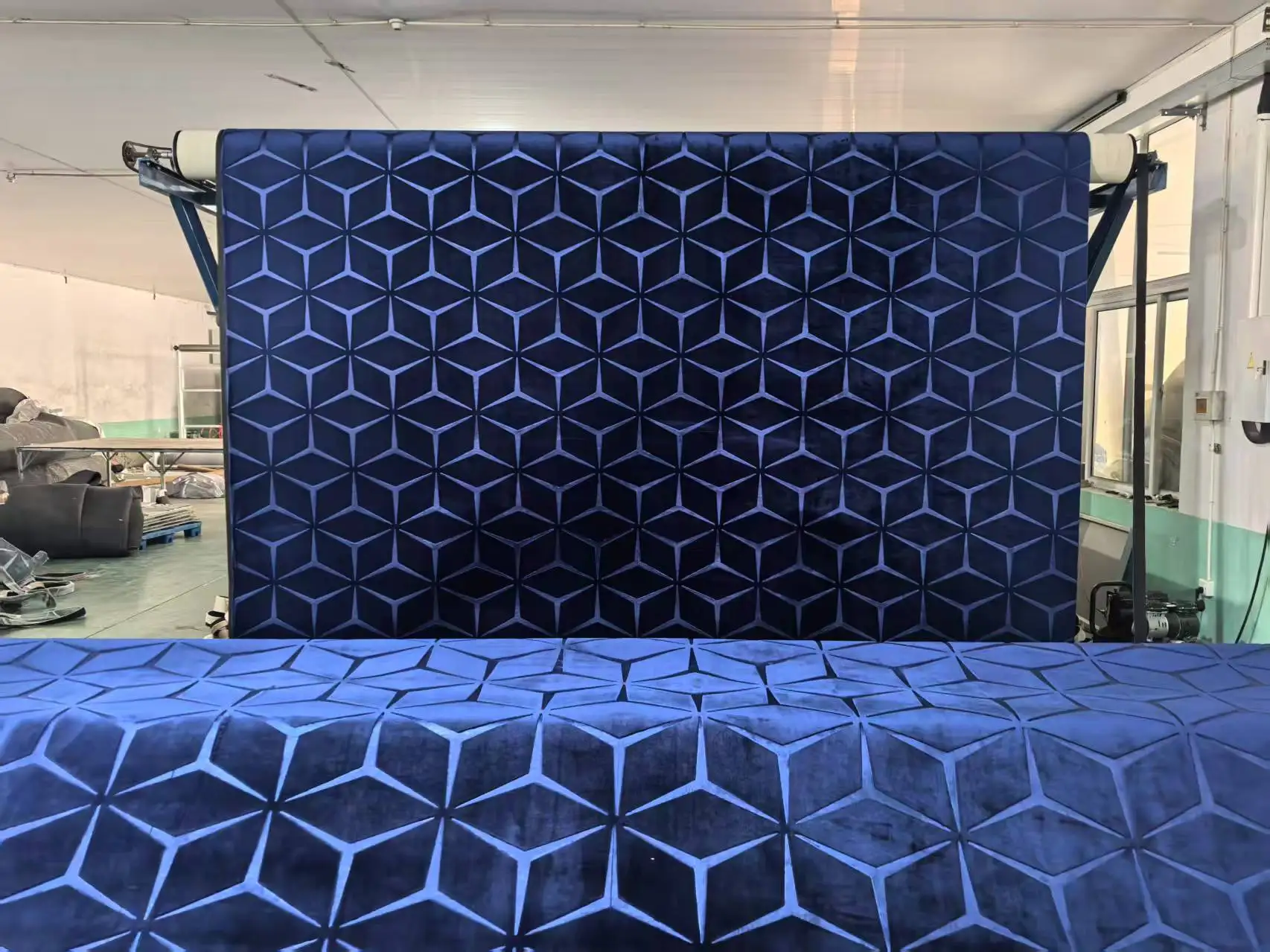 4X25m Wall to Wall Raschel Embossed Carpet and Rug Roll Carpet for Saudi Arabia Market