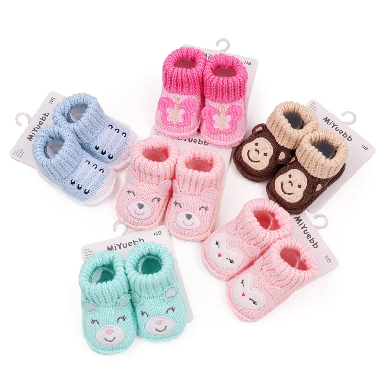 New Arrival Casual Soft-Sole Wool Crochet Socks Newborn Baby Shoes with Hanger Card Packing details