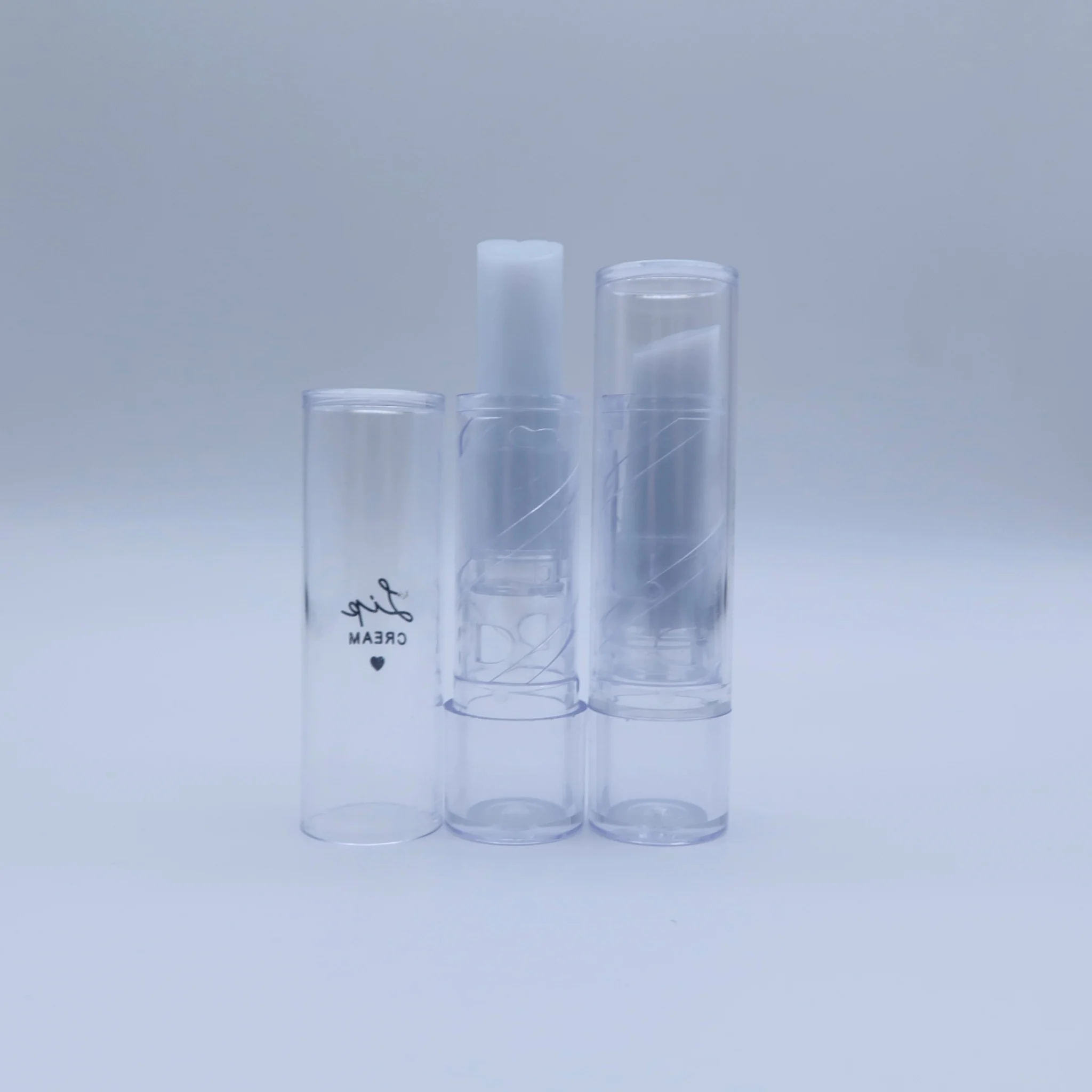 Увлажняющий телесный бальзам для губ с изменением цвета