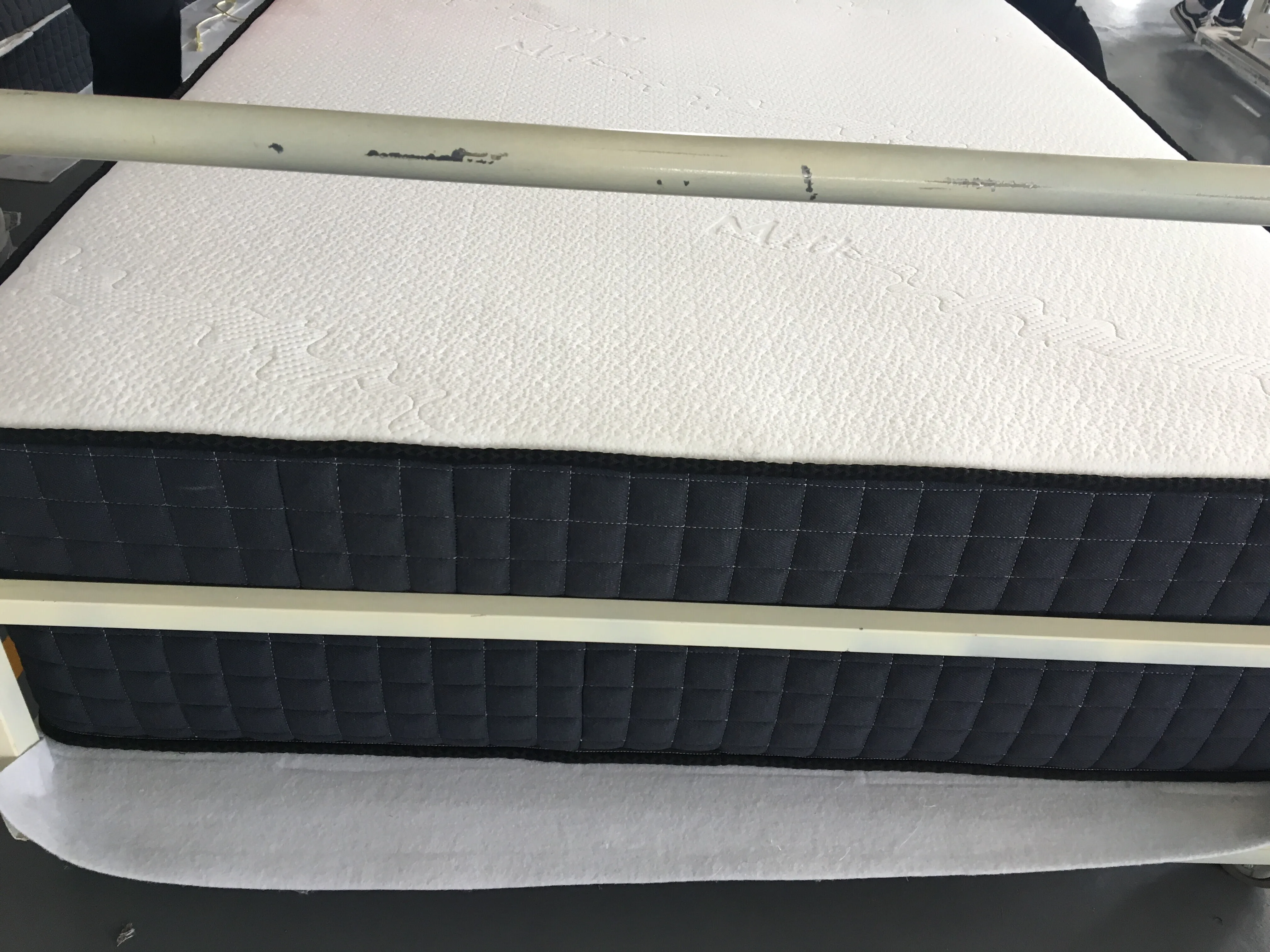 Gel memory foam mattress Comfortable feel foam mattress CertiPUR Certificates washable and removable cover PU foam