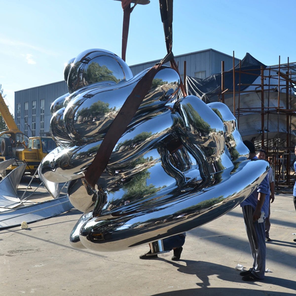 Зеркальная полированная скульптура из нержавеющей