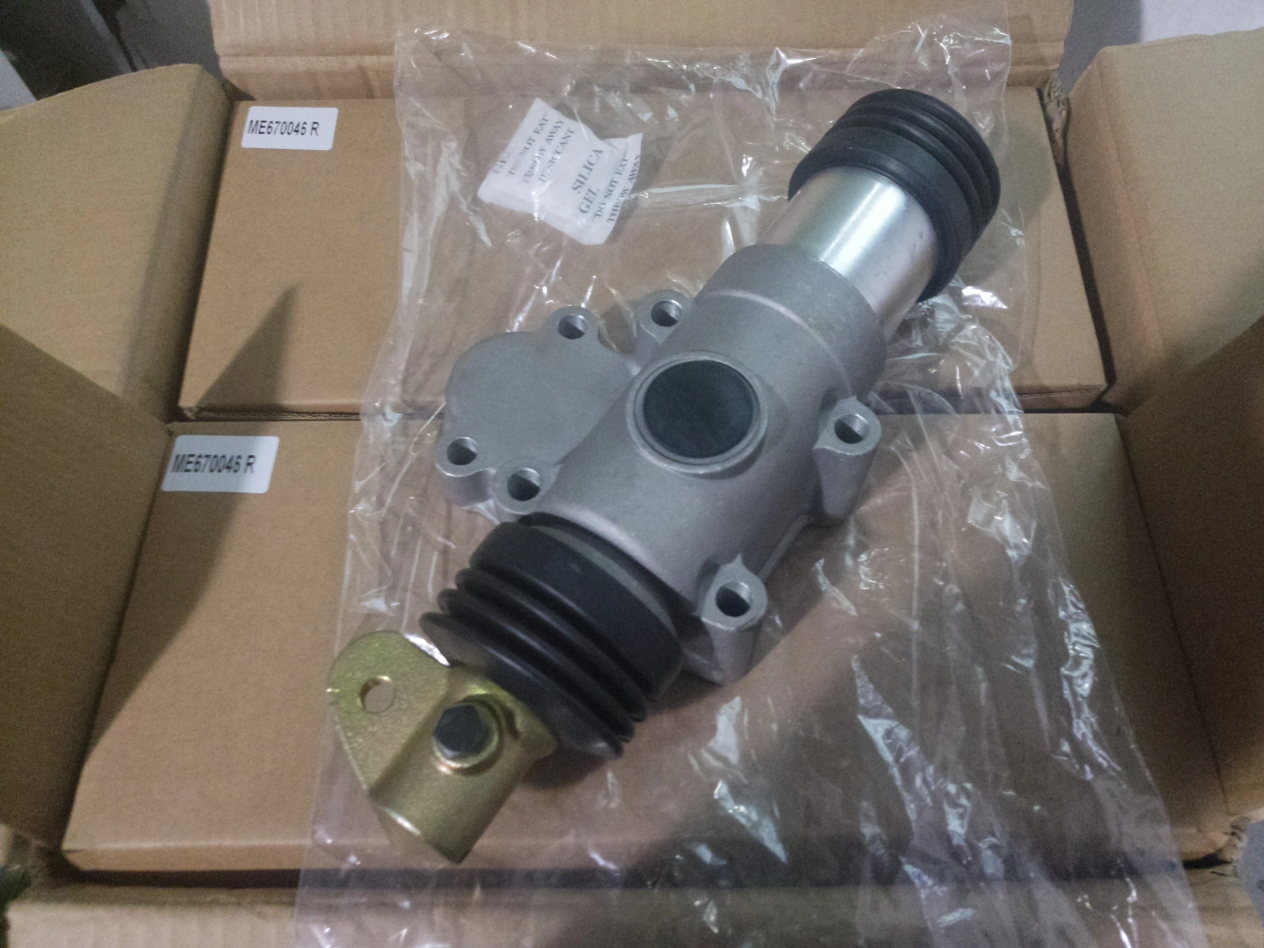 Power Shift ME670046 R for Mitsubishi Fuso - Reliable Performance