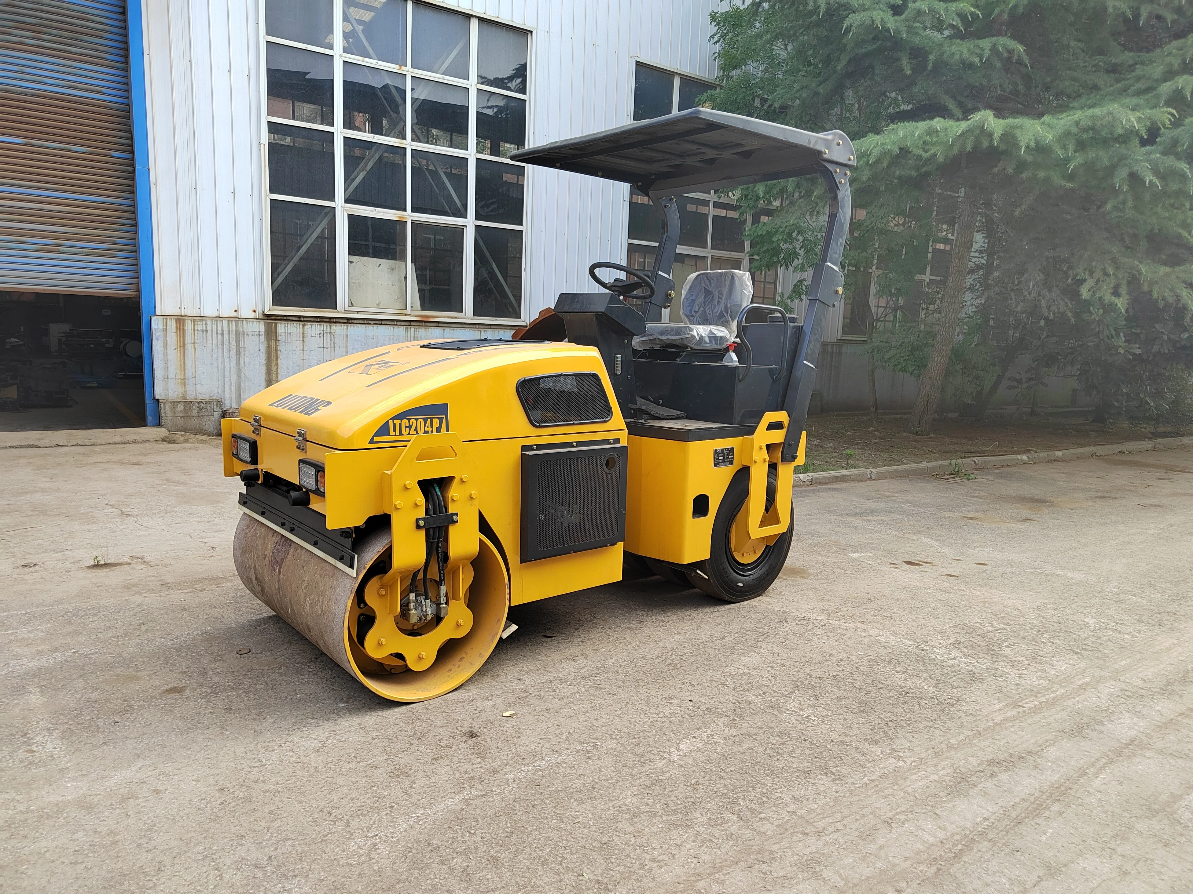 Tyre Combined Mini Vibratory Road Roller Compactor 3ton 4ton Pneumatic Tire or Parts for Sale
