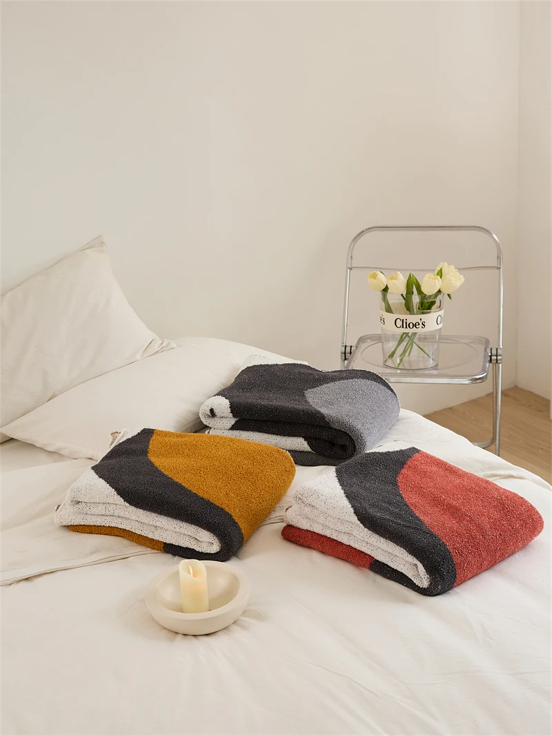 Hot Selling Soft  100% Polyester Knitted Blanket Customizable Throws for Home Decoration Sofa DJF supplier