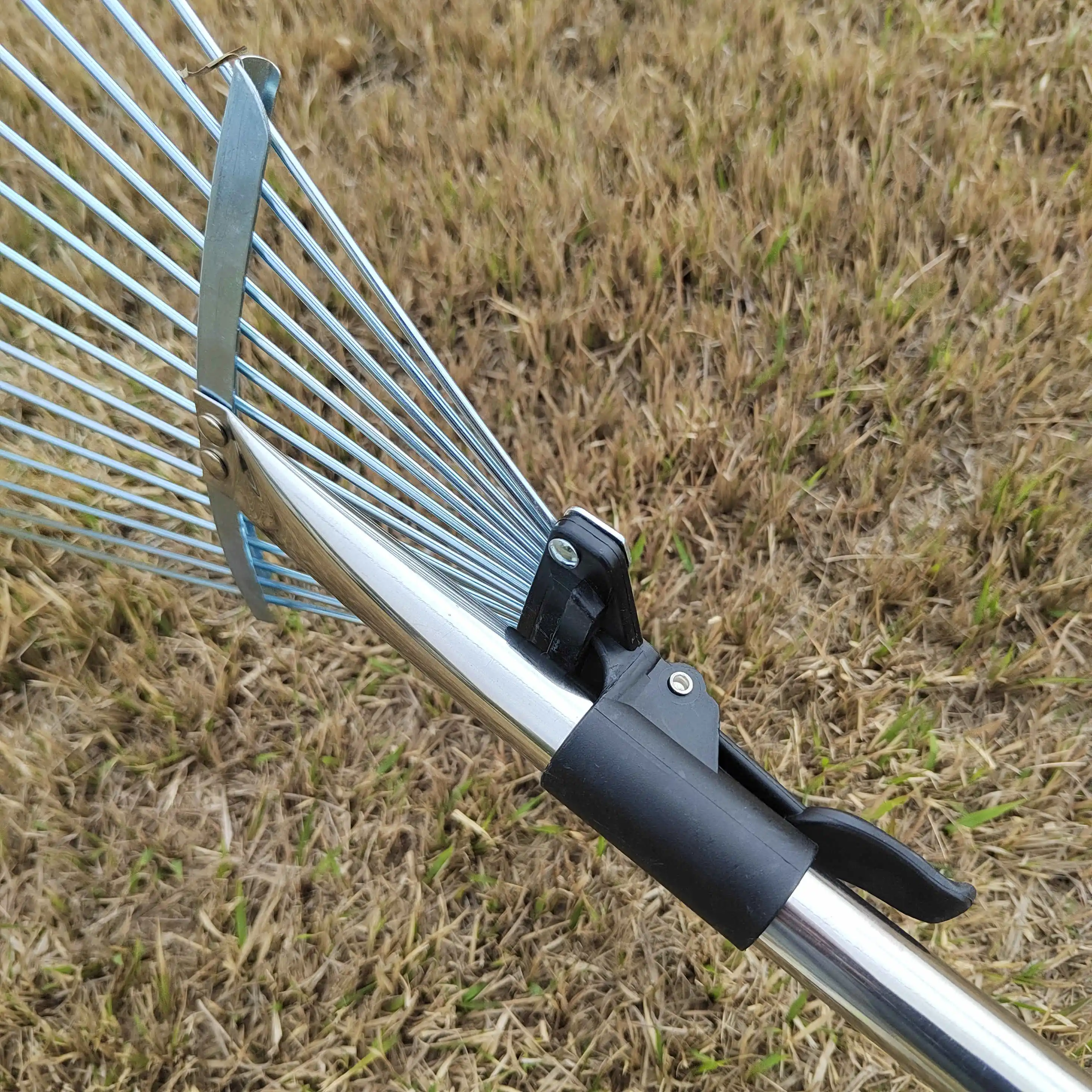 Adjustable Garden Leaf Rake Telescopic Metal Rake Expandable Folding ...