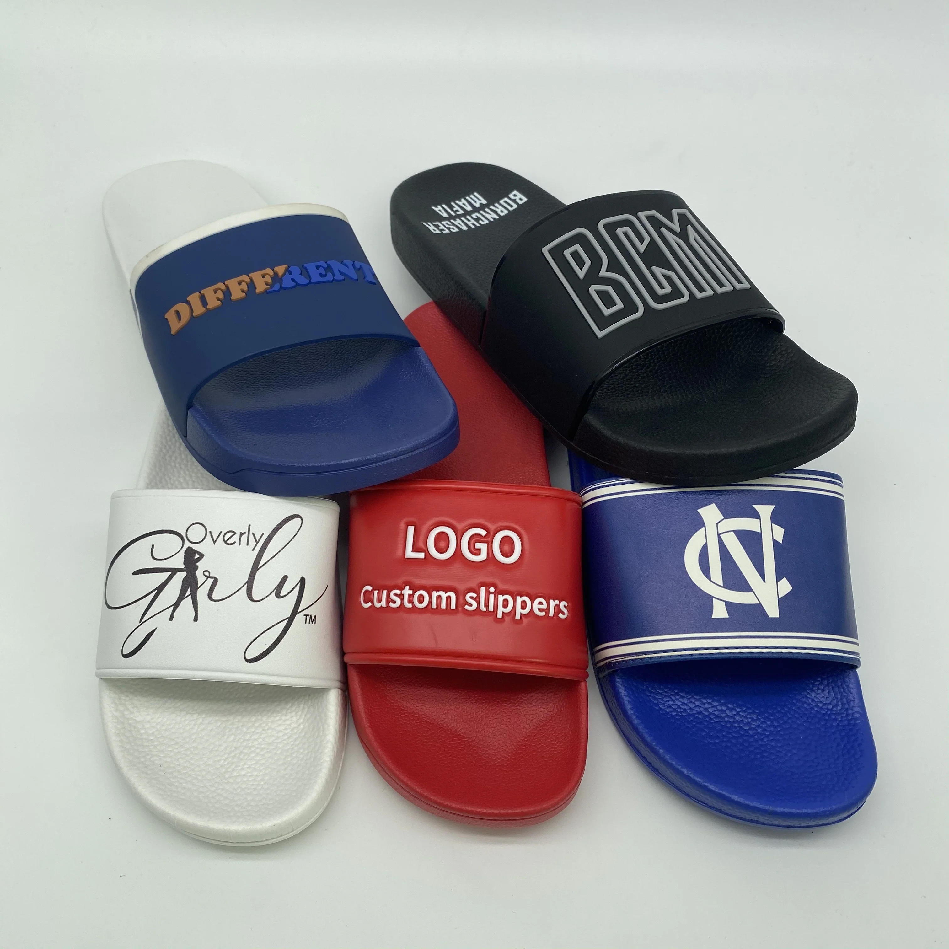 New Designer OEM Logo Men Slippers Brand Pain Blank Slide Sandal Pvc  Sliders Custom Made Summer Beach Rubber Slipper for Unisex