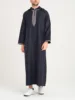 Stile con tasca laterale nera