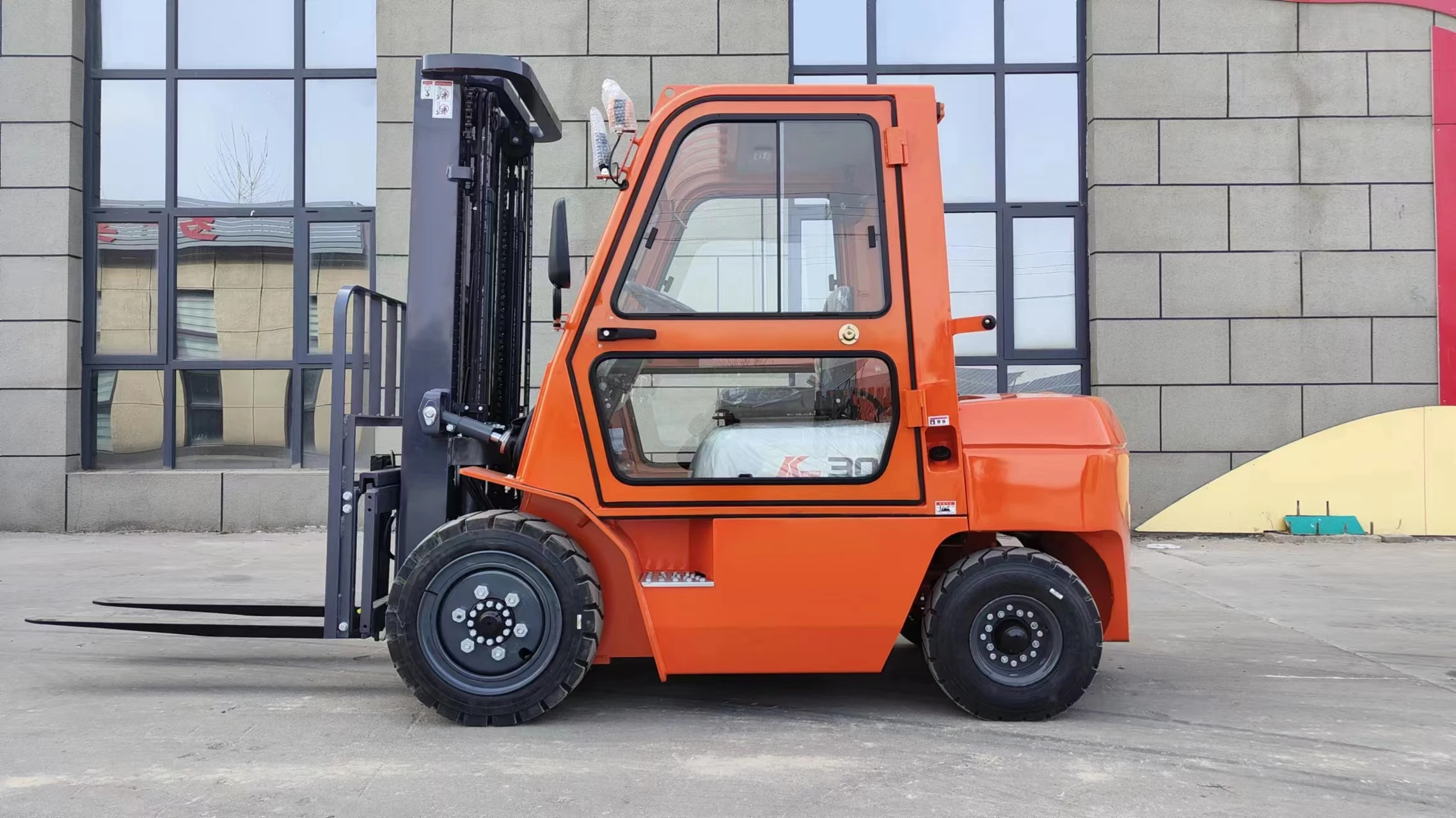 XInchai EnGINE 3ton 3000g 2000mm 3000mm CE Forklift Wholesale Price Diesel Forklift Truck diesel Forklift