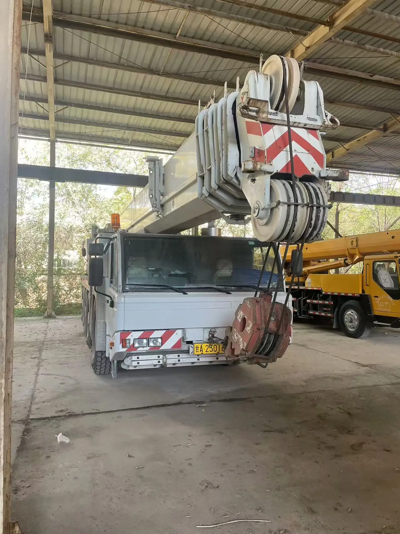 Tadano ATF100-5 used truck crane for sale Japan Tadano heavy 100ton mobile  crane TG1000E ATF 100-5