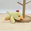 Pollito amarillo de 18 cm, fragante y con tres posturas.