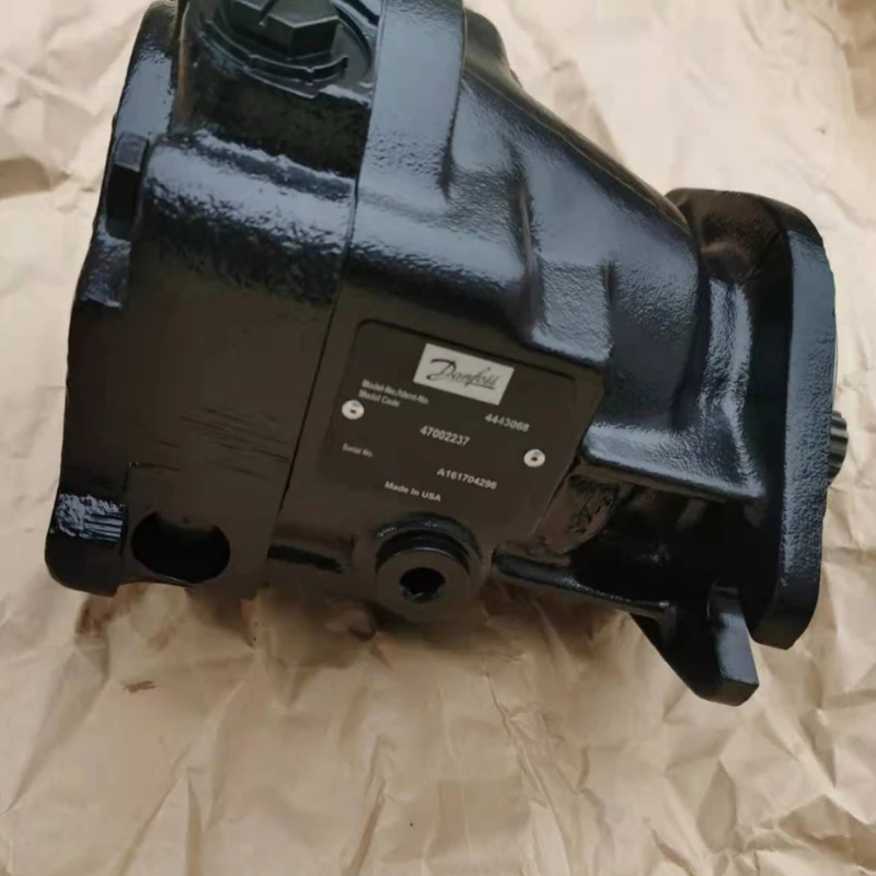 SD130 SD110 Ingersoll Rand Compactor Spare Parts 43844554  Hydraulic Motor