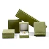 Caja de anillo verde claro