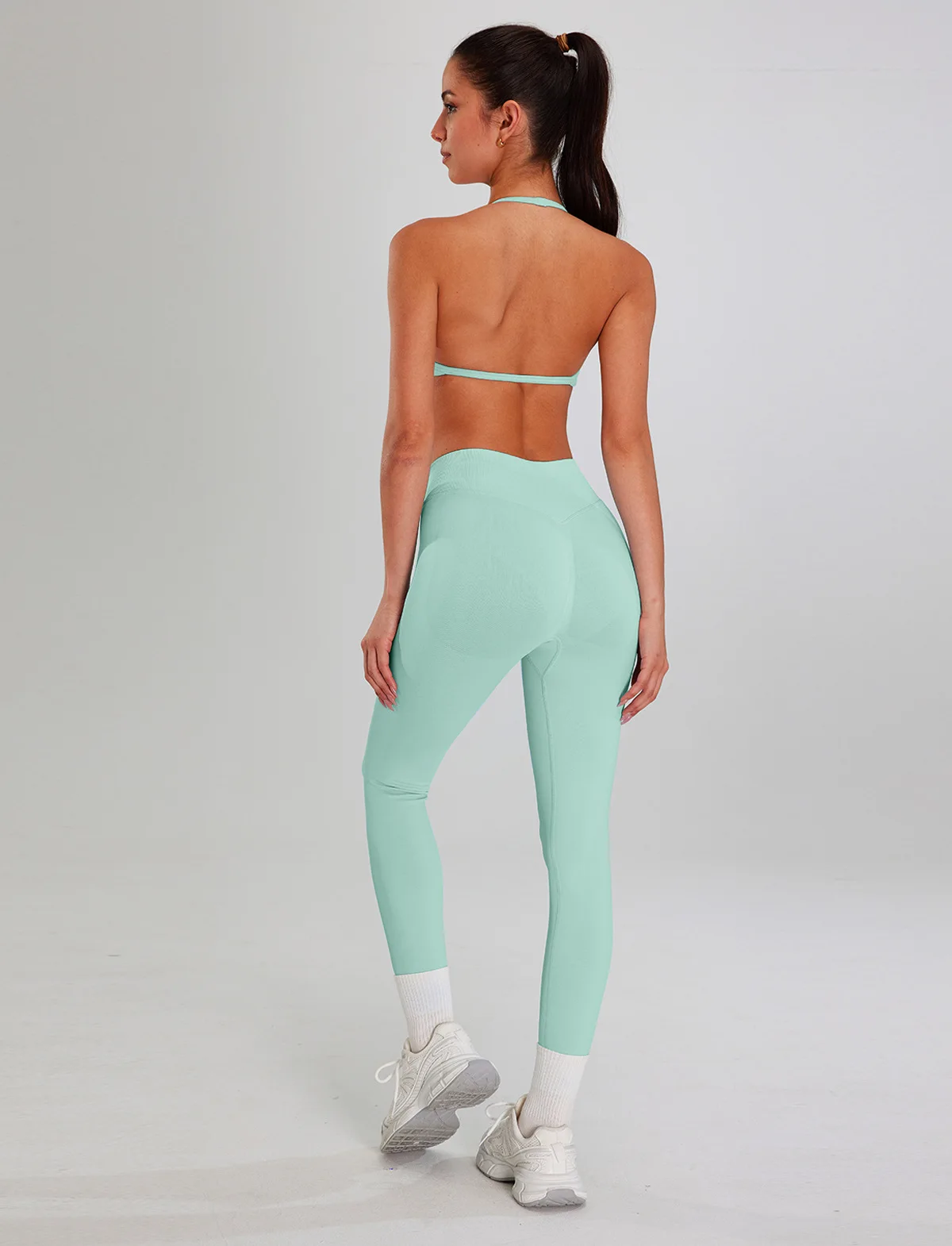 Reversible Plus Size V-Neck High Waist Yoga Pants Backless Bra 2-Piece Set Spandex/Nylon detail