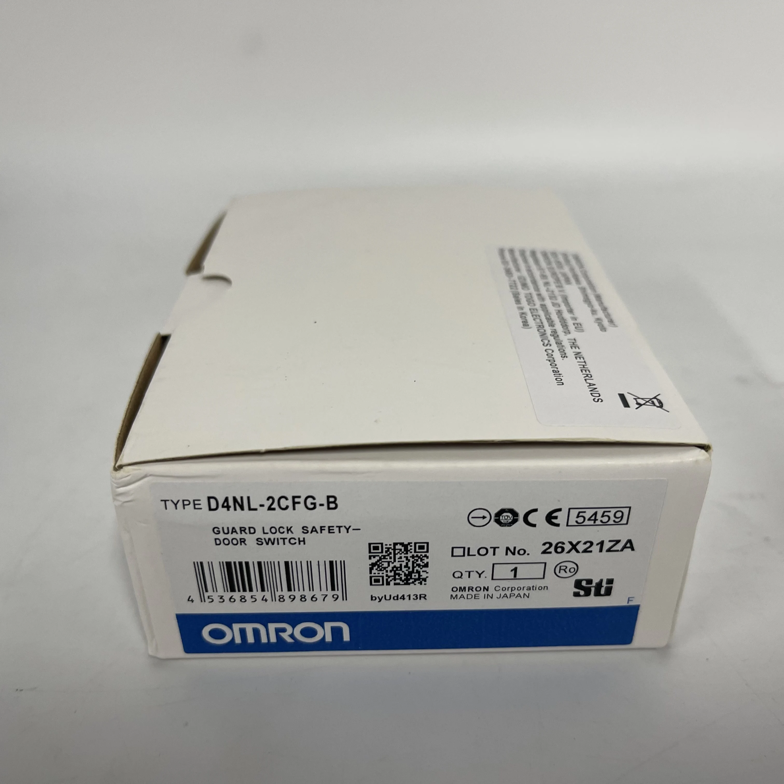 OMRON Guard Lock Safety Door Switch D4NL-2CFG-B