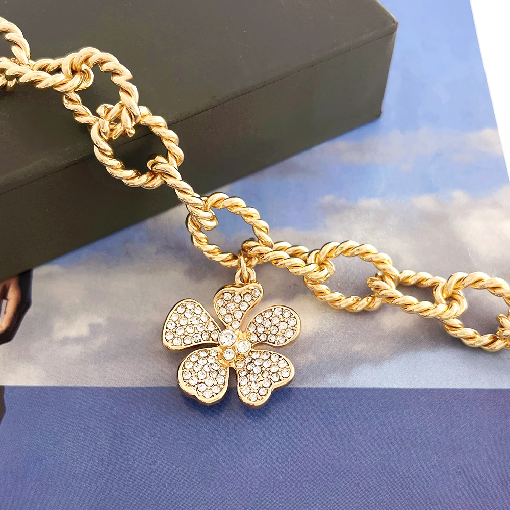 Jewelry Custom Wholesale Twist Gold Plating Flowers Diamond Pendant ...