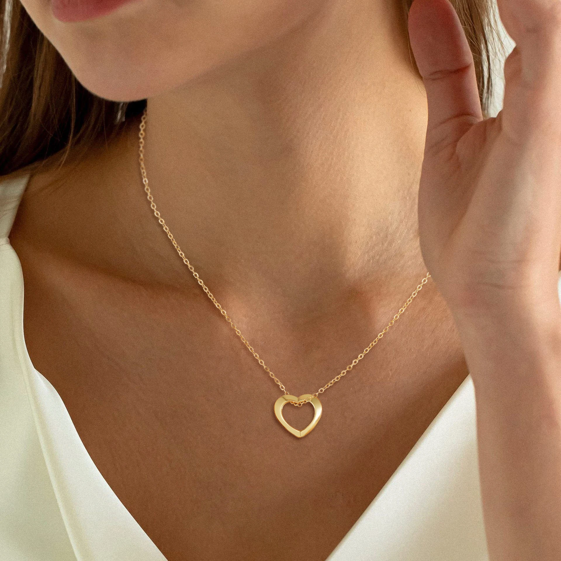 New Design Dainty Fashion Layering Chrome Adjustable Chain Heart Shaped Pendant Necklace Mother's Day Gift Necklace