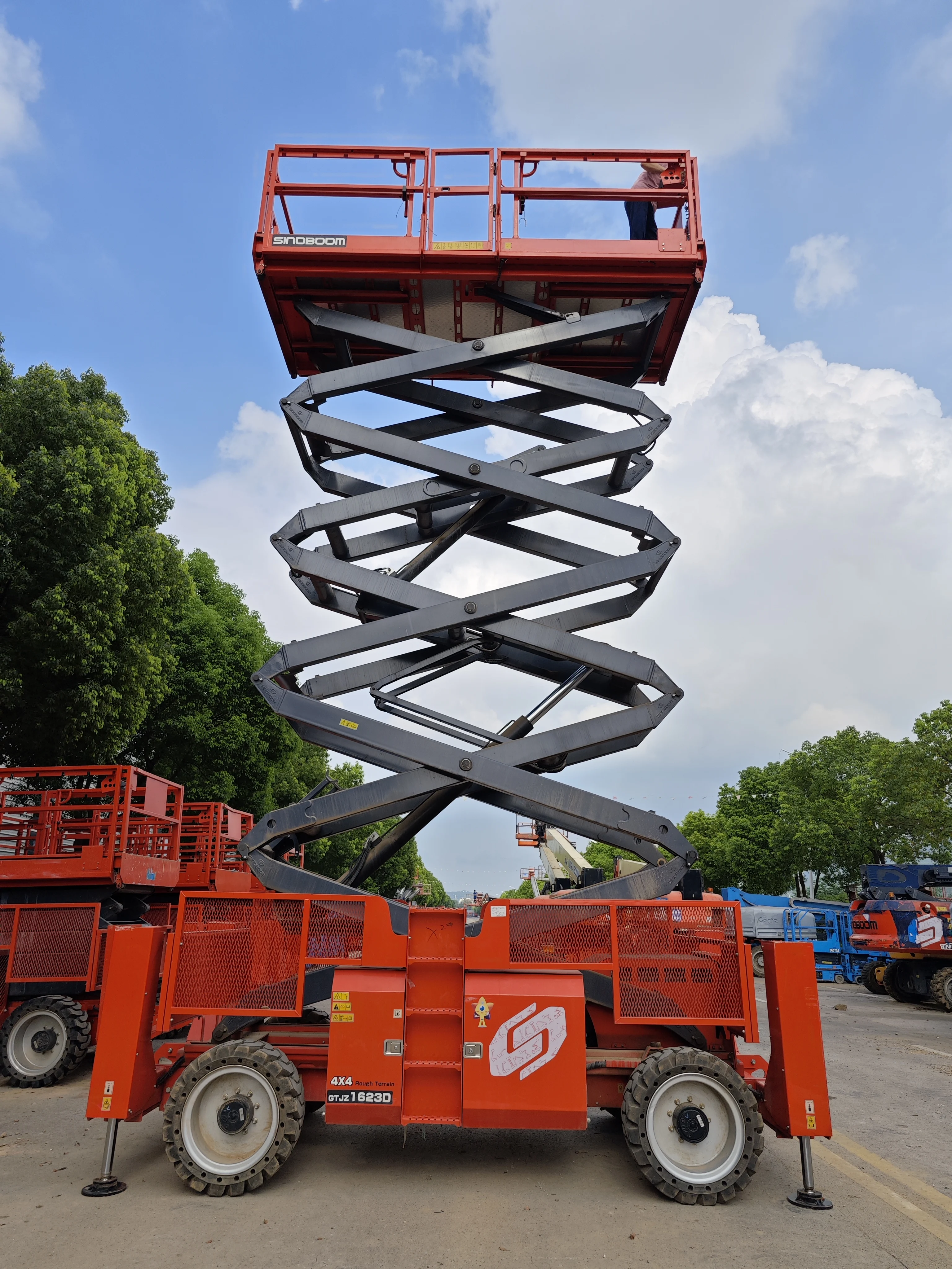 賈晟嘉 goose buzzy look shooting @goose_buzzy @thehideaway_boss