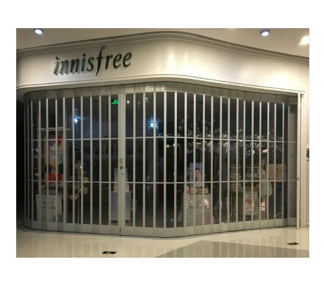 Good Quality Shutter Door Security Polycarbonate Crystal Clear Folding Door for Market Use