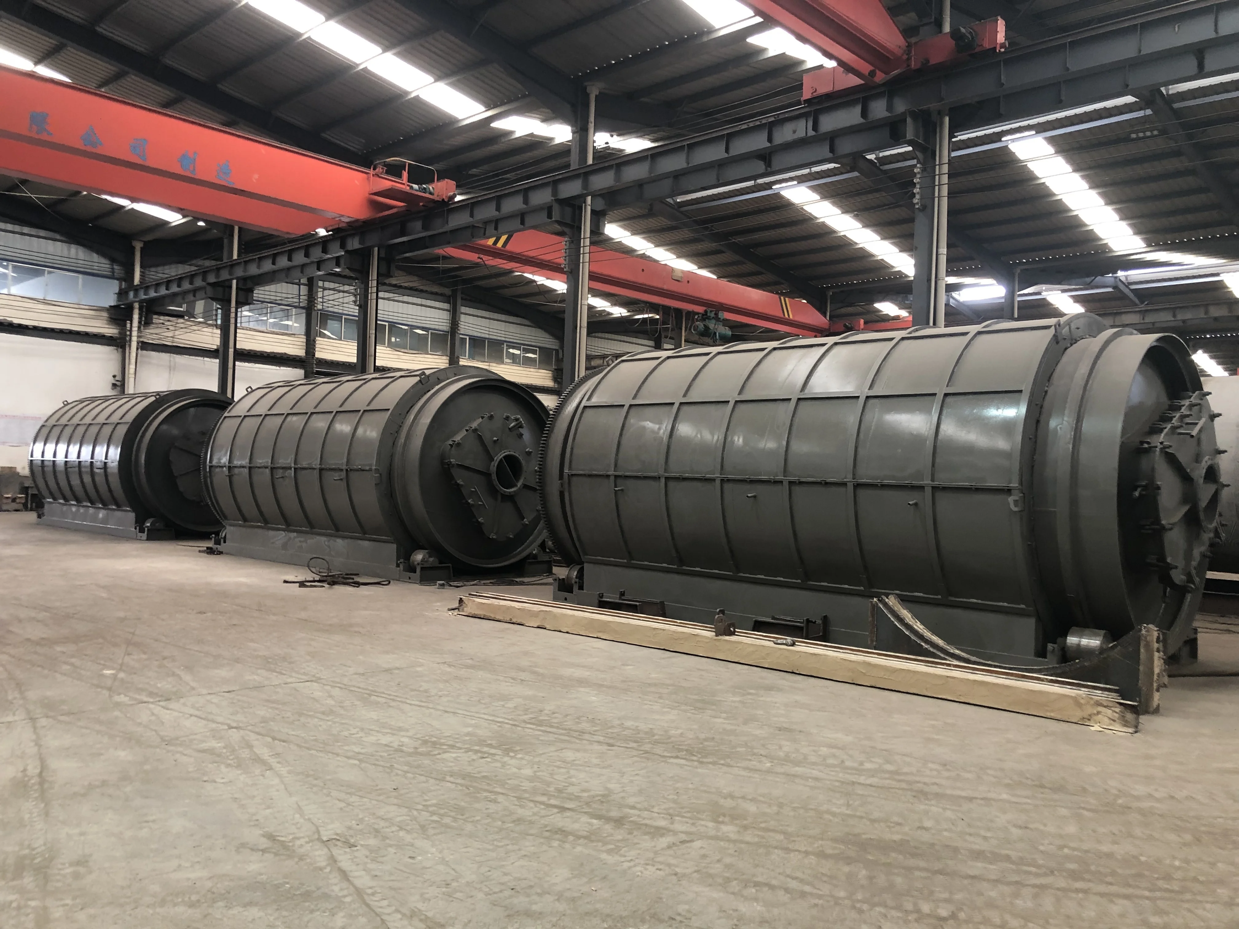 Непрерывный Тип шинных отходов шин пластмасса, резина, нефтешламов пиролизная установка для извлечения мазута энергии с установкой