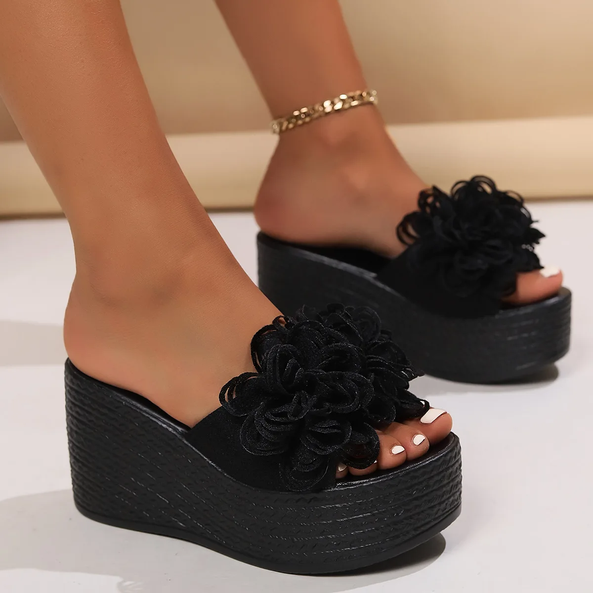 2024 New Wedge Fish Mouth Slippers Large Size Red Flower Beach Slippers Sandals For Woman