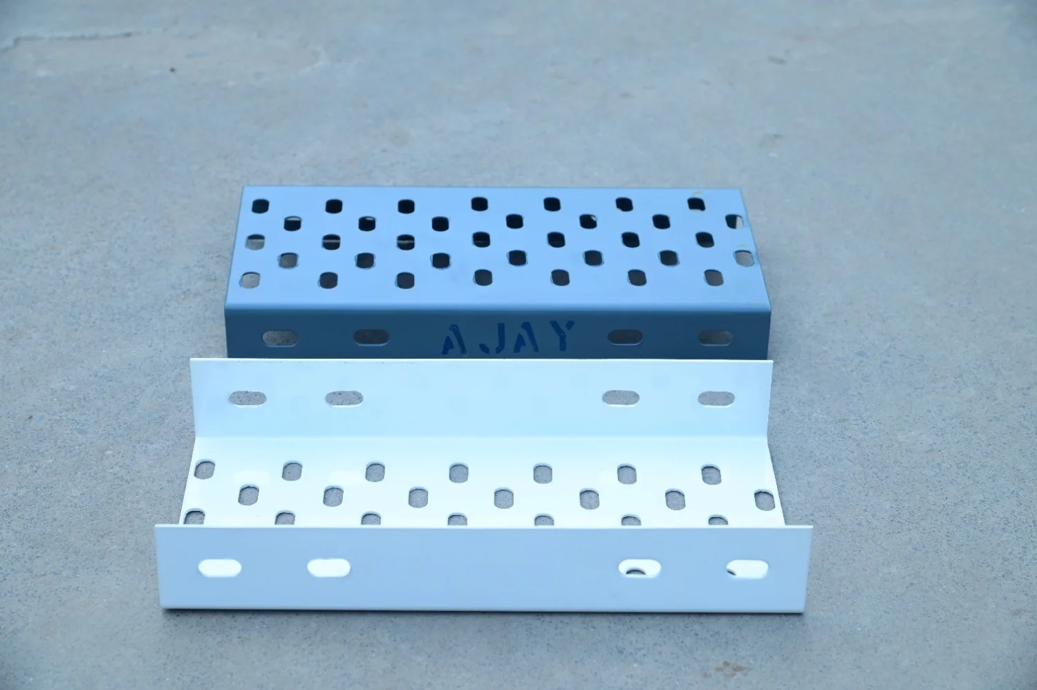 Solid Perforated Industrial Cable Tray Construction Use Easy ...
