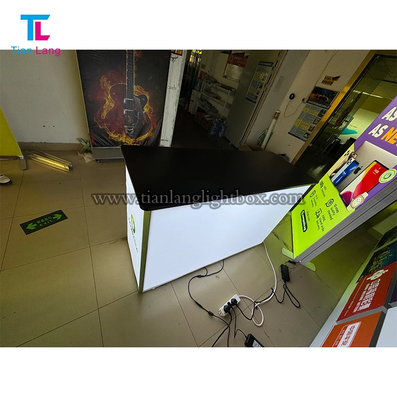 פרסום ותעמולה מסגרת אלומיניום קבעה למכירה המוניית מותאמת 8 רגל ישר LED מאיר נייד שולחן תצוגה מסחר