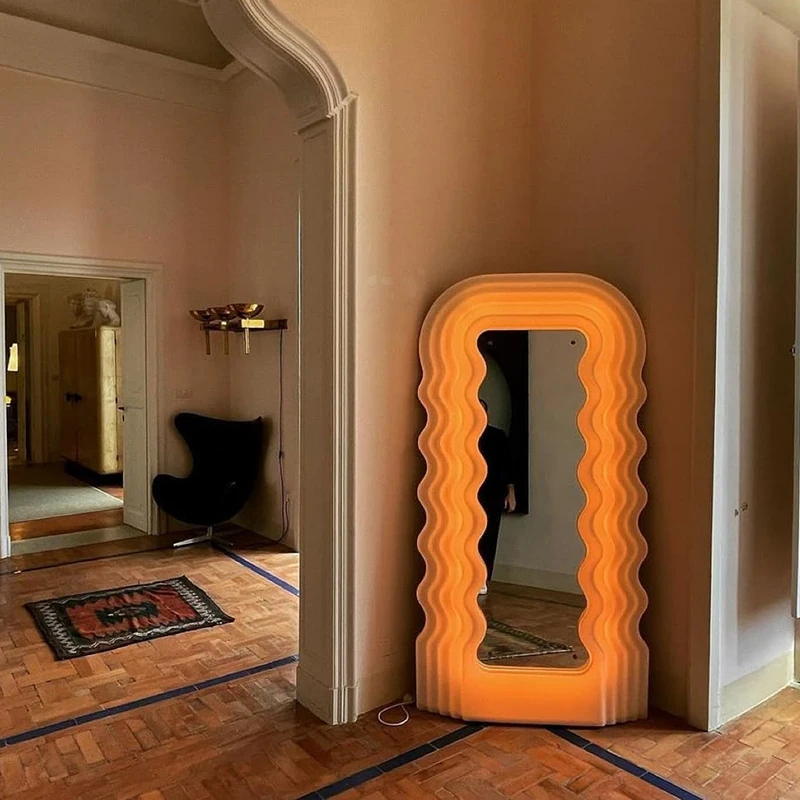INS de alta calidad SALON POPULAR SALON DE NAVE Mirror decorativo Control remoto Mirror de piso LED Wavy