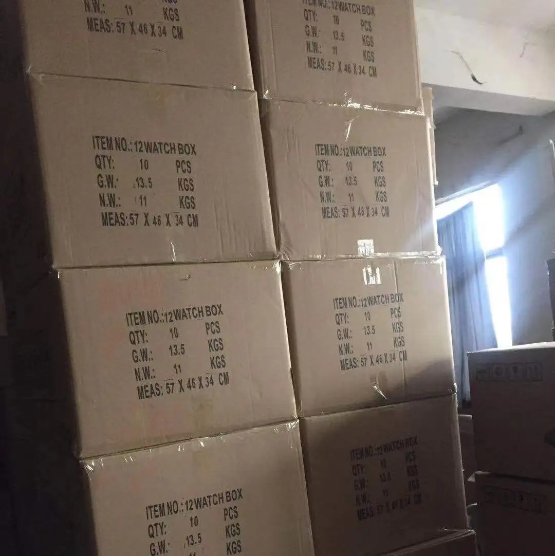 Бархатная коробка для хранения часов с логотипом